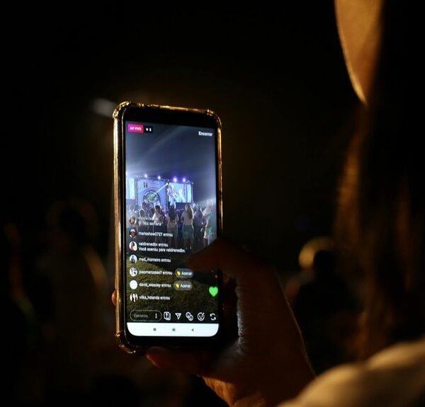 Professional Digital Platform 21067294 for Performance